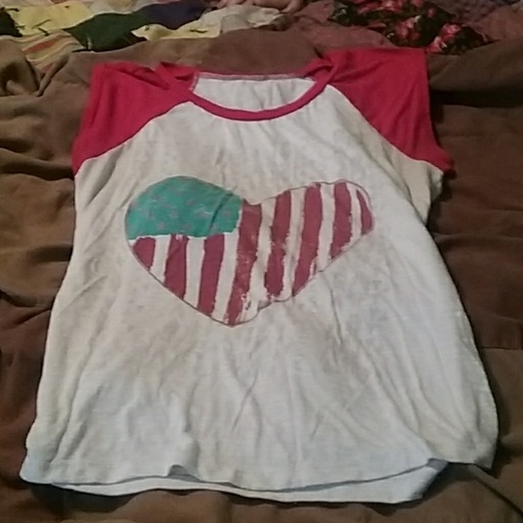 White shirt with flag on front with red sleeves - Picture 2 of 3